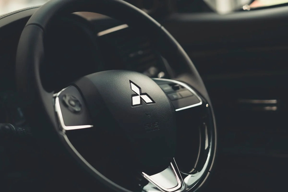 Mitsubishi steering wheel close up